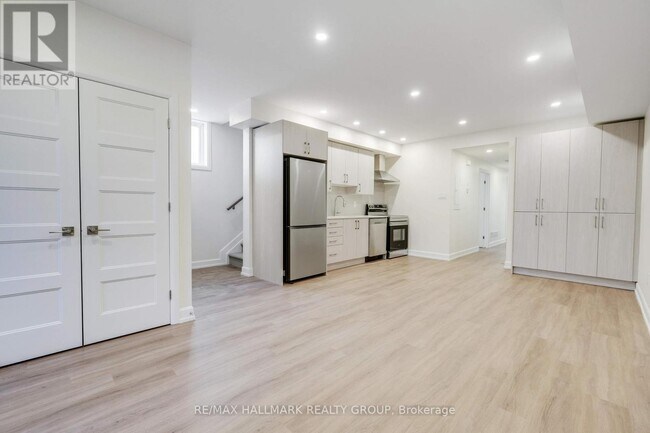 Photo - 958 Fisher Ave Unité C