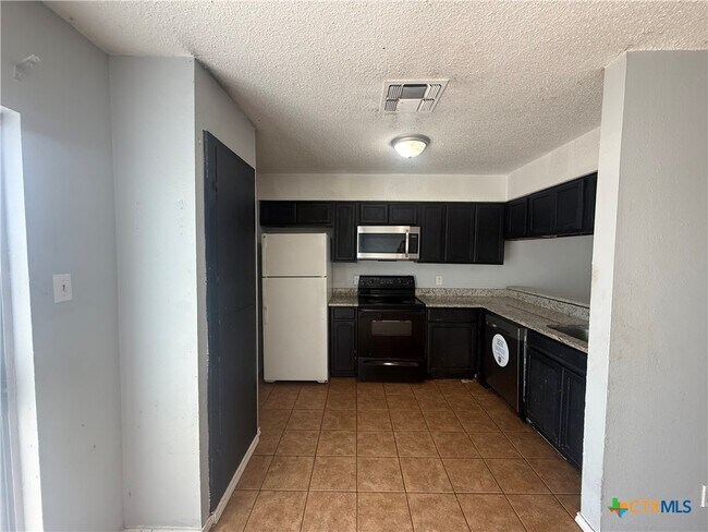 Photo - 106 Cockerham St