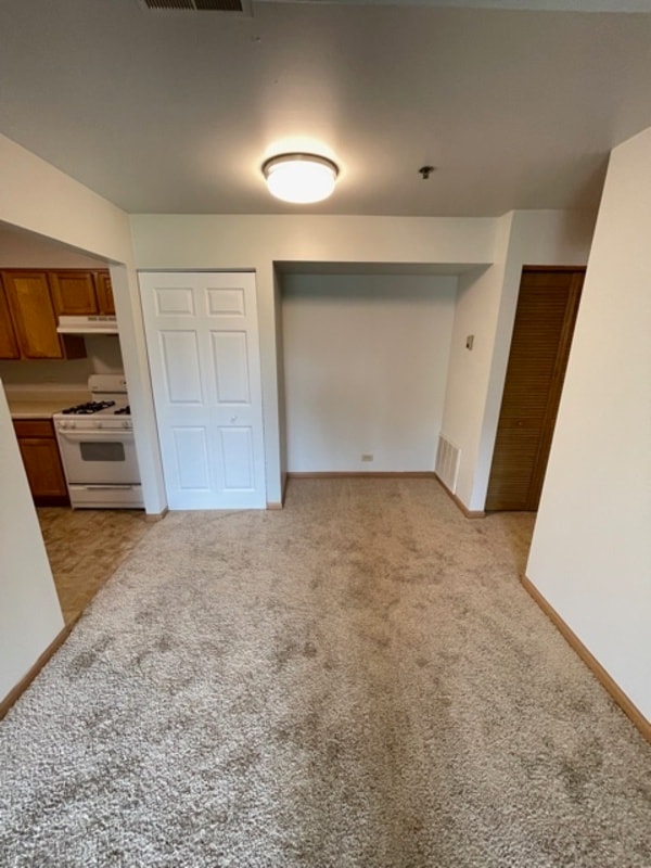 Photo - 932 W Rollins Rd Unit 932-F