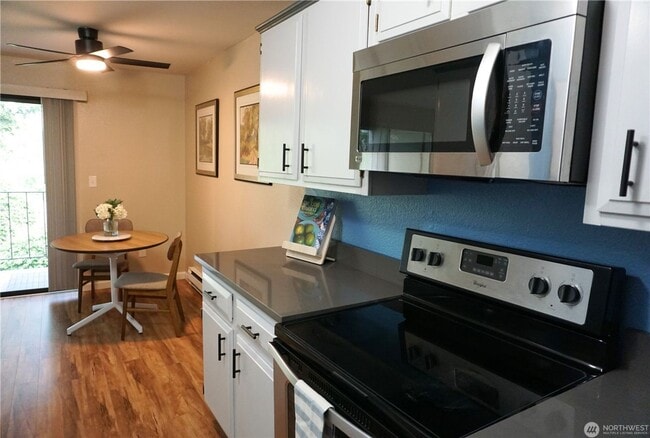 Photo - Remodeled 1 Bedroom Condo - Easy Hwy 18 Ac...