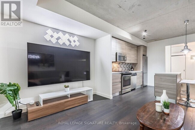 Photo - 111 Bathurst St Unit 318