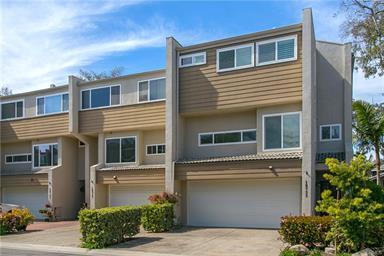 Photo - Tri-Level 2bed 2.5 bath Huntington  Beach ...