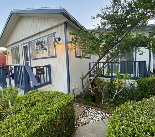 1309 Zuni Ln