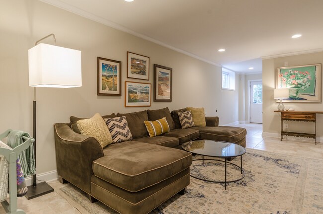 Photo - 1401 Seneca Pl