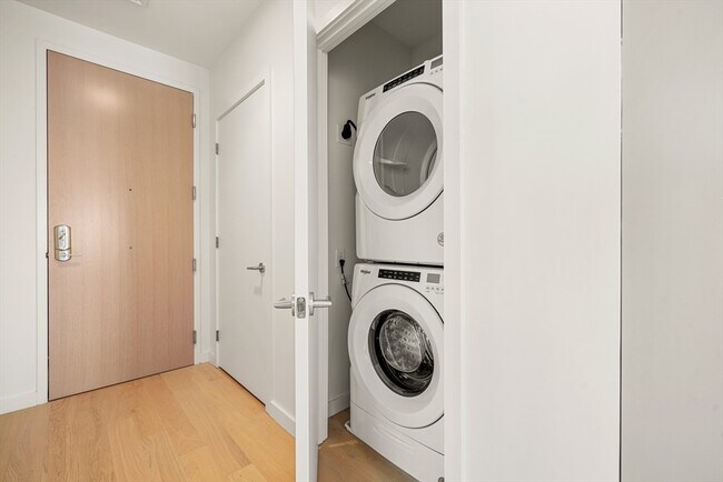 Photo - 21-35-35 W 2nd St Unit 610