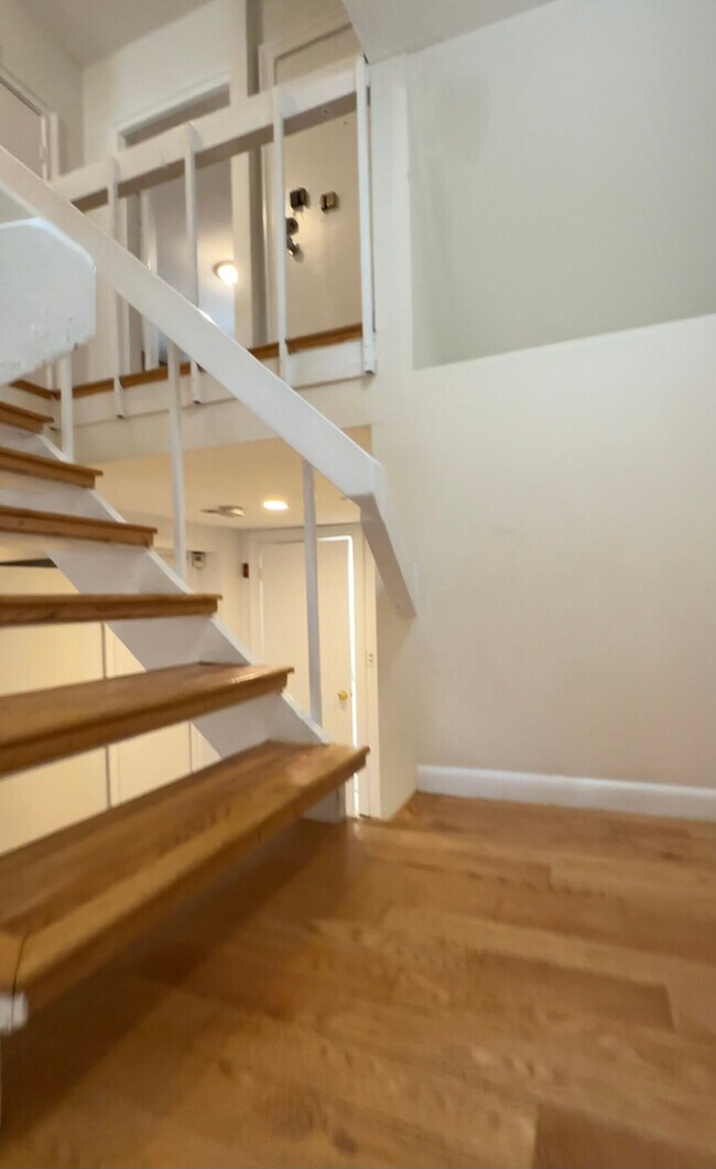 Photo - 12 Follen St