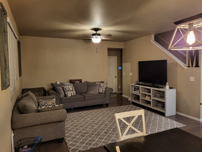 Photo - 1558 Highfield Dr