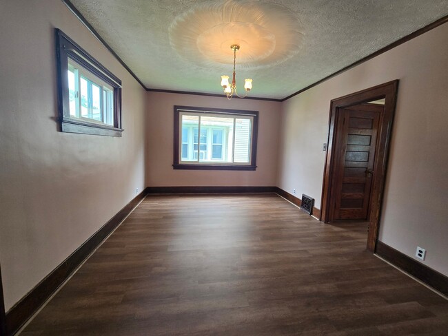 Photo - 1335 Highland Ct