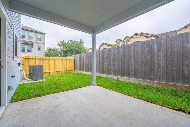 Photo - 10303 Harmon Smith Dr.