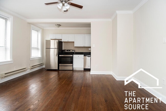 Photo - 3345 N Marshfield Ave Unit 205