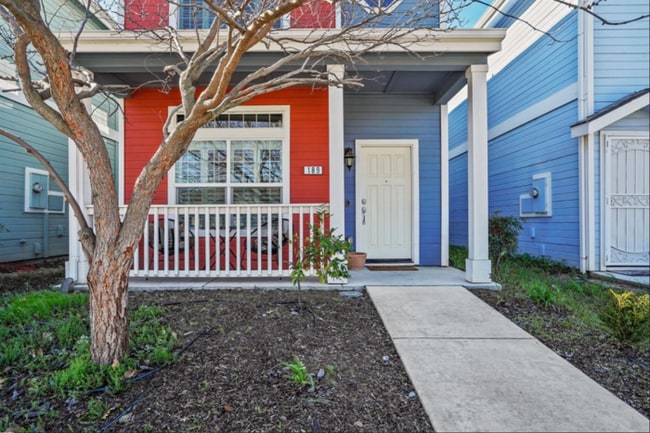 Photo - Modern Roseville Living – 3 Bed | 2.5 Bath |