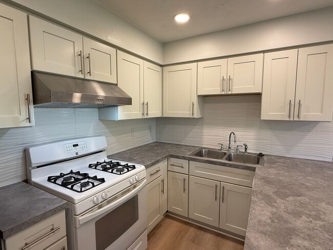 Photo - 12288 Drake St NW