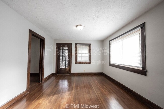 Photo - 4850 Hillside Ave