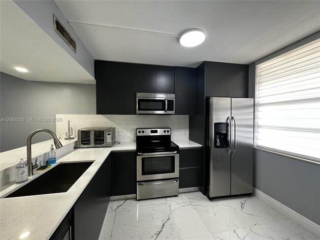 Photo - 1719 Whitehall Dr Unidad 105