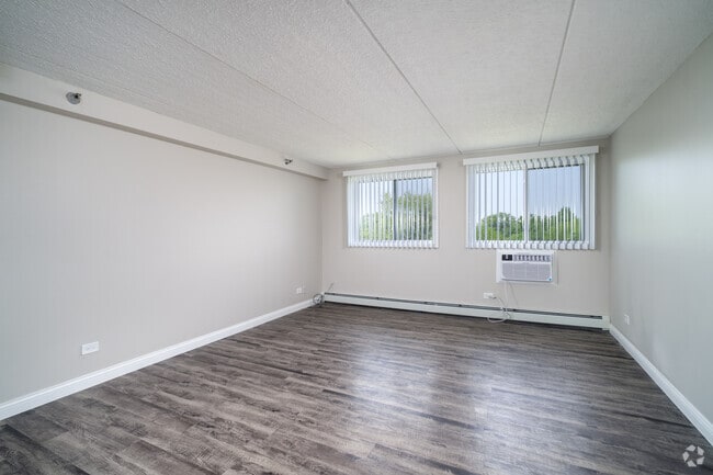 2BR, 2BA - 946SF - Living Room