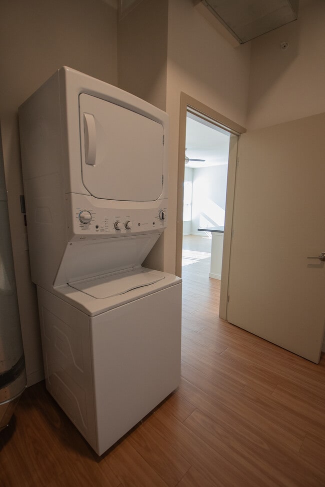 Photo - 720 W Washington Ave Unit 301