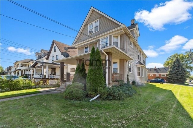 Building Photo - 1548 Alameda Ave