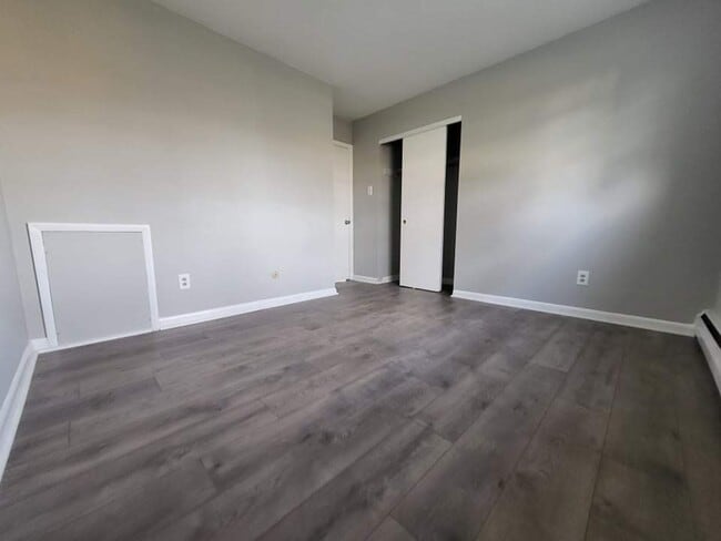 Photo - College Court