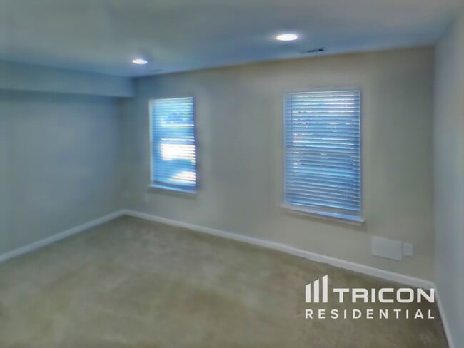 Photo - 1277 Collier Ln