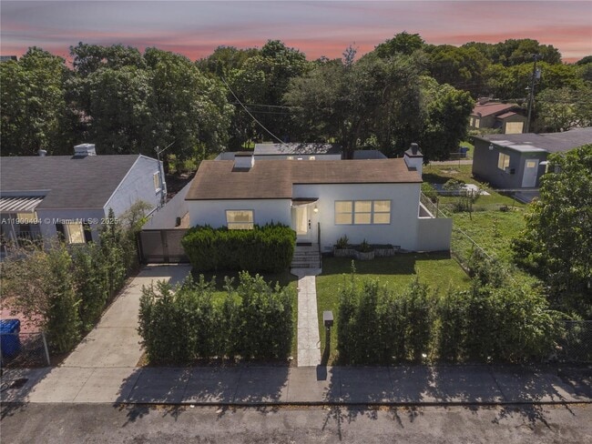 Photo - 774 NW 49th St