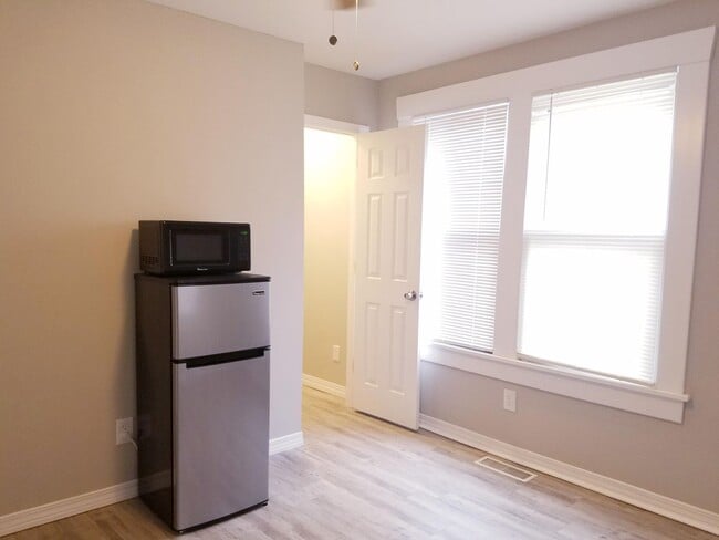 Photo - 110 W Lindburg St Unit 110 W Lindburg Apt 1