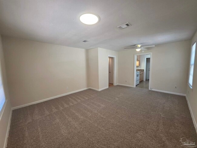 Photo - 35 Kennington Dr