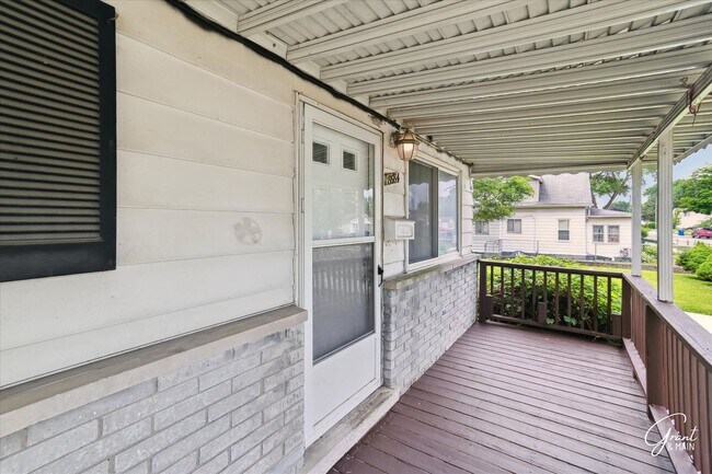 Photo - 3 bedroom ranch $1300 - Lease Special