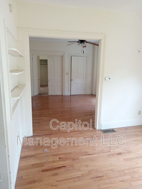 Photo - 319 W Saginaw St Unidad 1