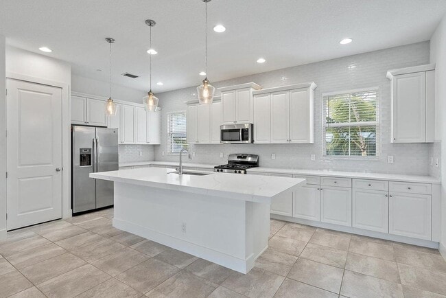 Building Photo - 12959 Alton Rd