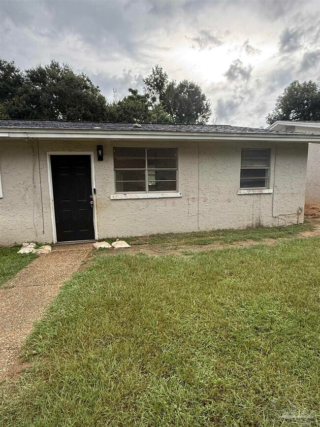 Photo - 671 E Olive Rd