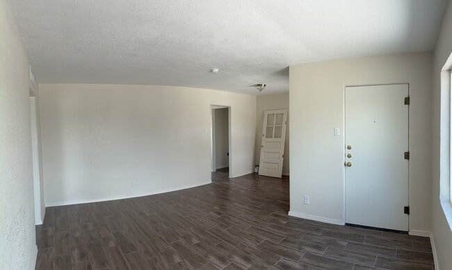 Photo - 608 Barcelona Dr