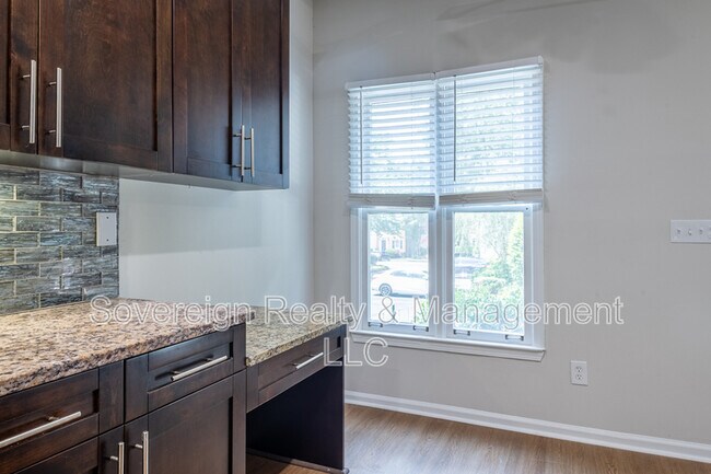 Photo - 3994 Elm St