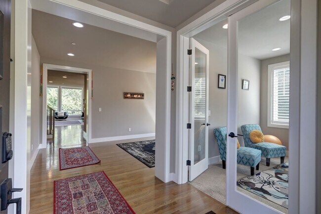 Photo - Stunning 5-Bedroom Sammamish Home with Main-Level Guest Suite