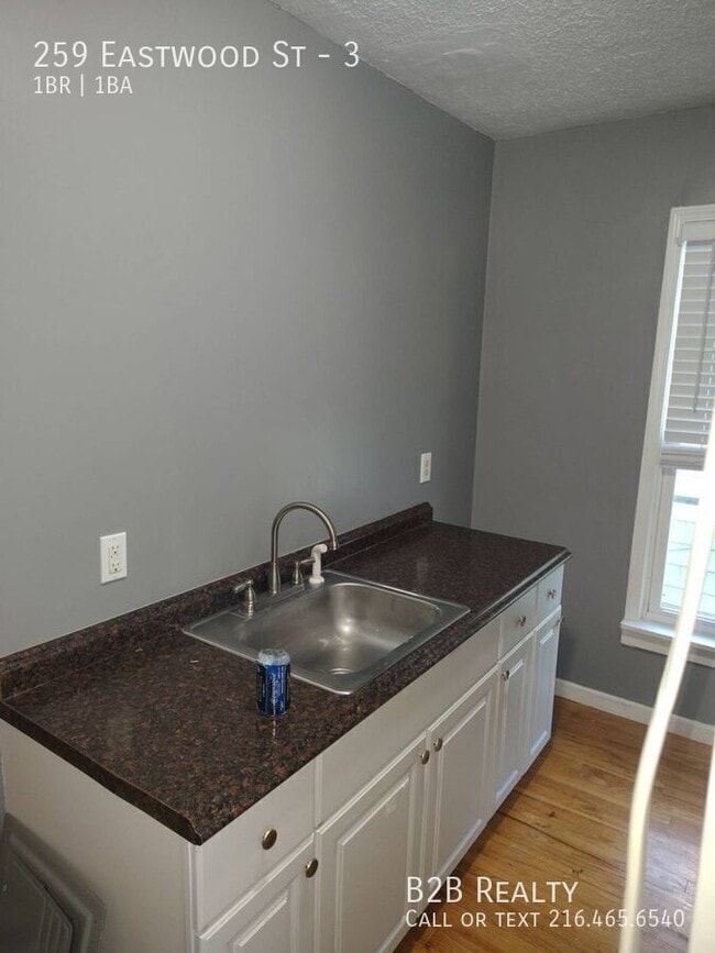 Photo - 259 Eastwood St Unit 3