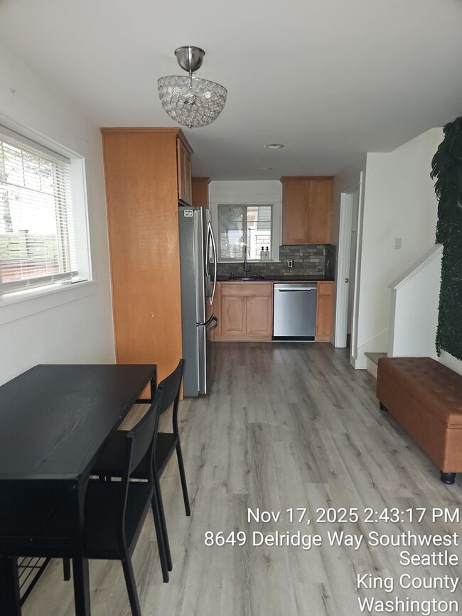 Photo - Spacious 3 Bedroom Townhome in West Seattle!