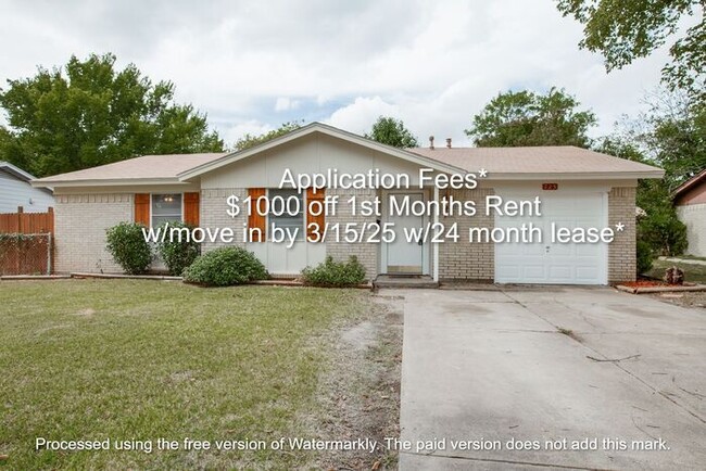 Application Fees* $1000 off 1st Months Ren... - Application Fees* $1000 off 1st Months Ren... House