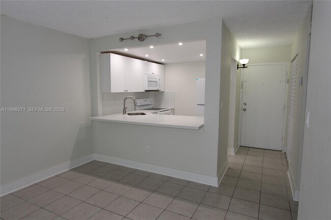 4550 NW 9th St Unit 811E