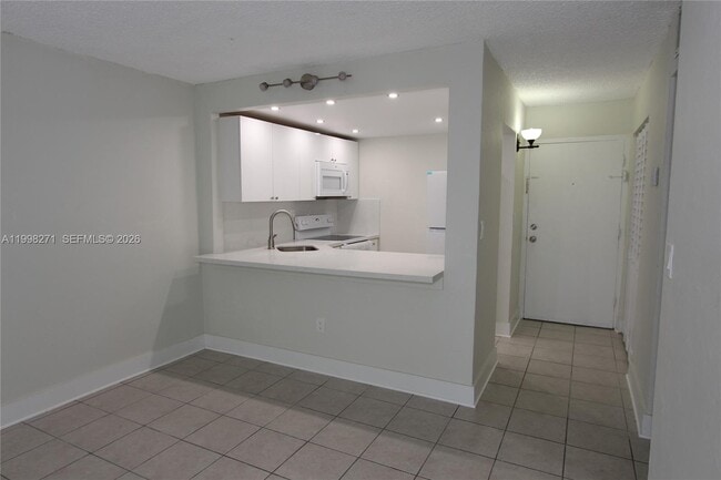 Photo - 4550 NW 9th St Unit 811E