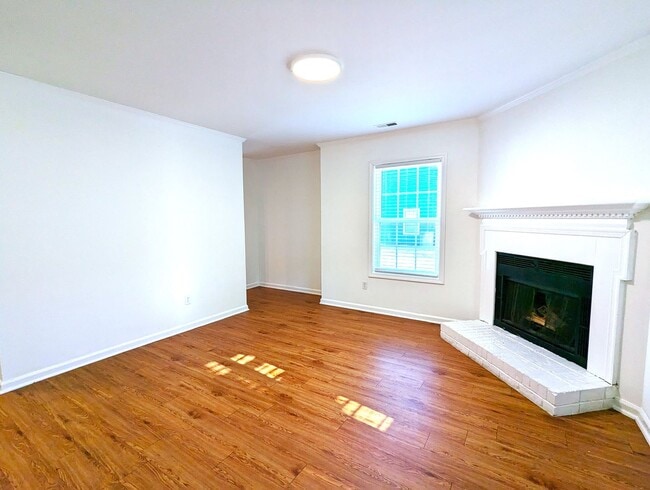 Photo - 4628 Kilcullen Dr Unit B