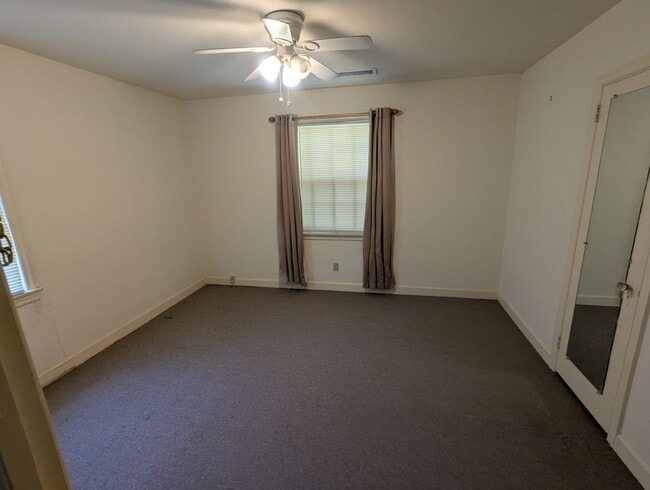 Photo - 2 bedroom 1 bath near Campus Available Now