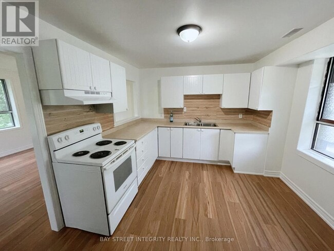Photo - 320 Miami Dr