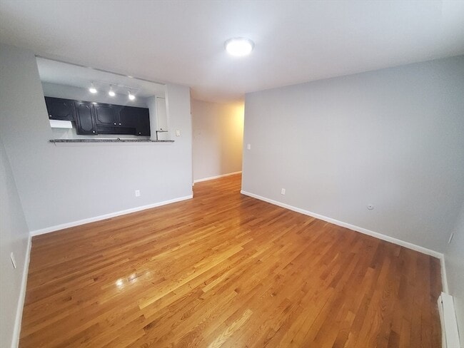 Photo - 24 Colgate Rd Unit 5