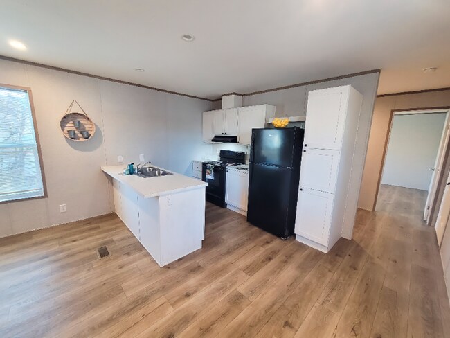 Photo - 87 Deerwood Park