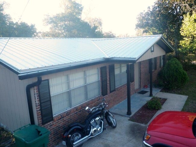 Photo - 18 Twisted Oak Trl