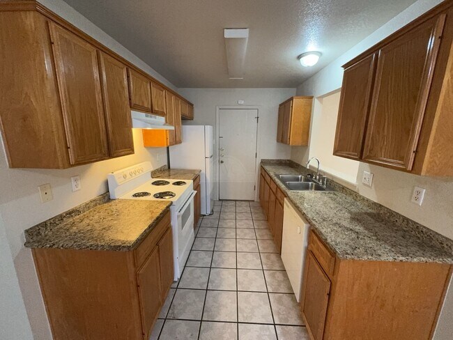 Photo - 913 McDaniel Cir Unidad 913 McDaniel Cir A
