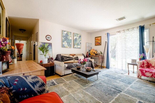 Photo - 3028 Bryant Pl