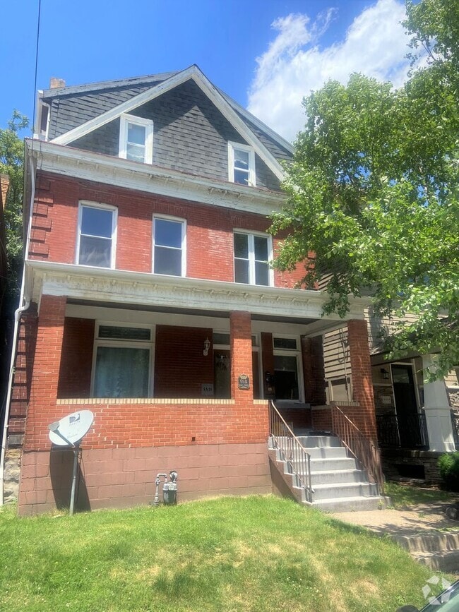 Building Photo - 5531 Howe St Unit Apt. 2