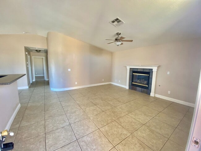 Photo - 5553 Baileya Ave