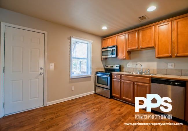 Photo - 2145 Bolton Rd NW