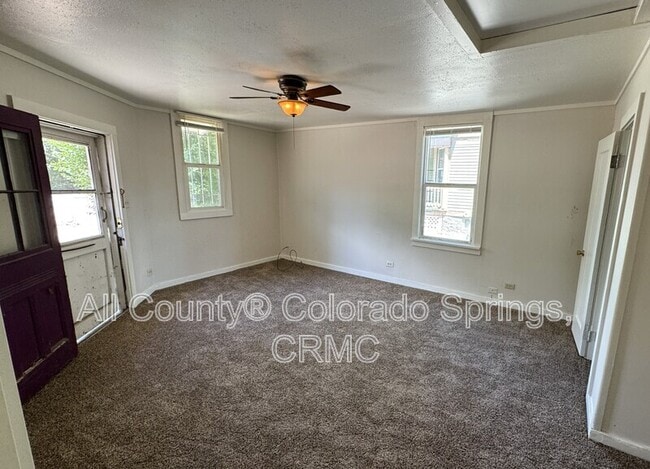 Photo - 215 E Dale St